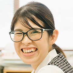 総務部総務課課長代理 原田亜由美
