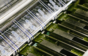 束物商品向けの自動切断とフィルム包装